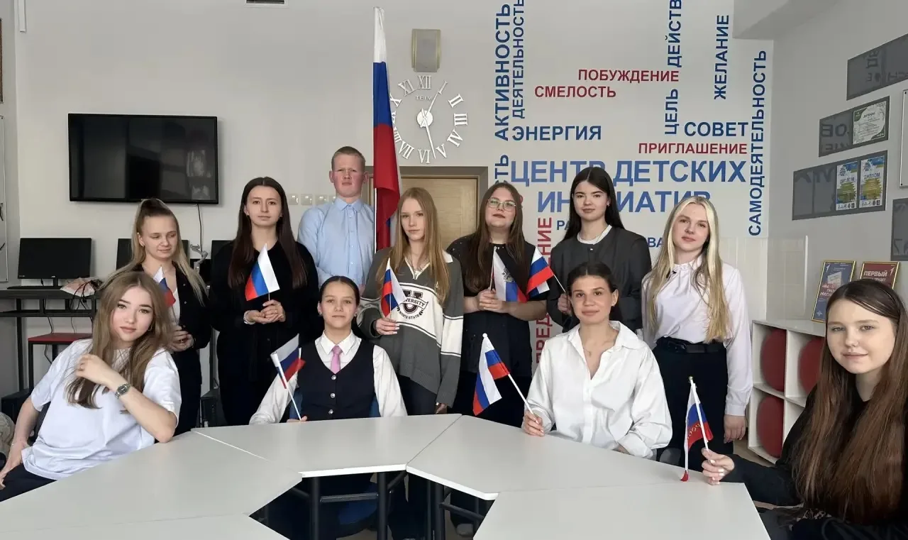Собрание актива школы  На недавнем собрании актива нашей школы была поднята важная тема «Крымская ве