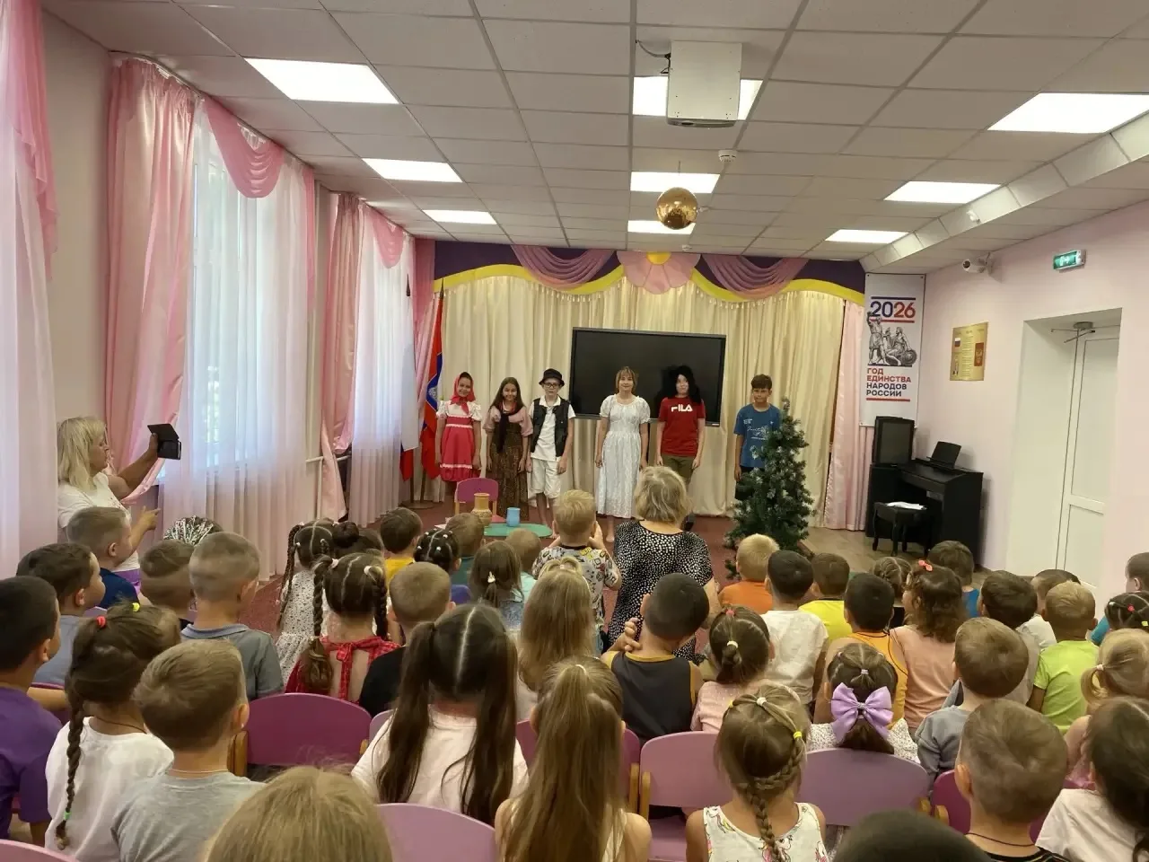 Сегодня к нам в гости приходило волонтерское объединение «Наш Дом» под руководством Багаевой М.М. 

