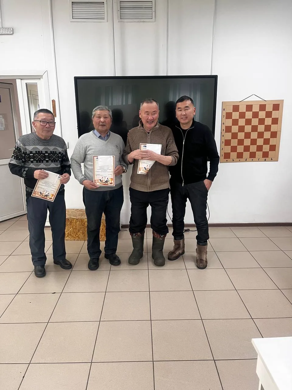 📆 Сегодня в Физкультурно-спортивном комплексе прошло Первенство среди мужчин и женщин по настольному