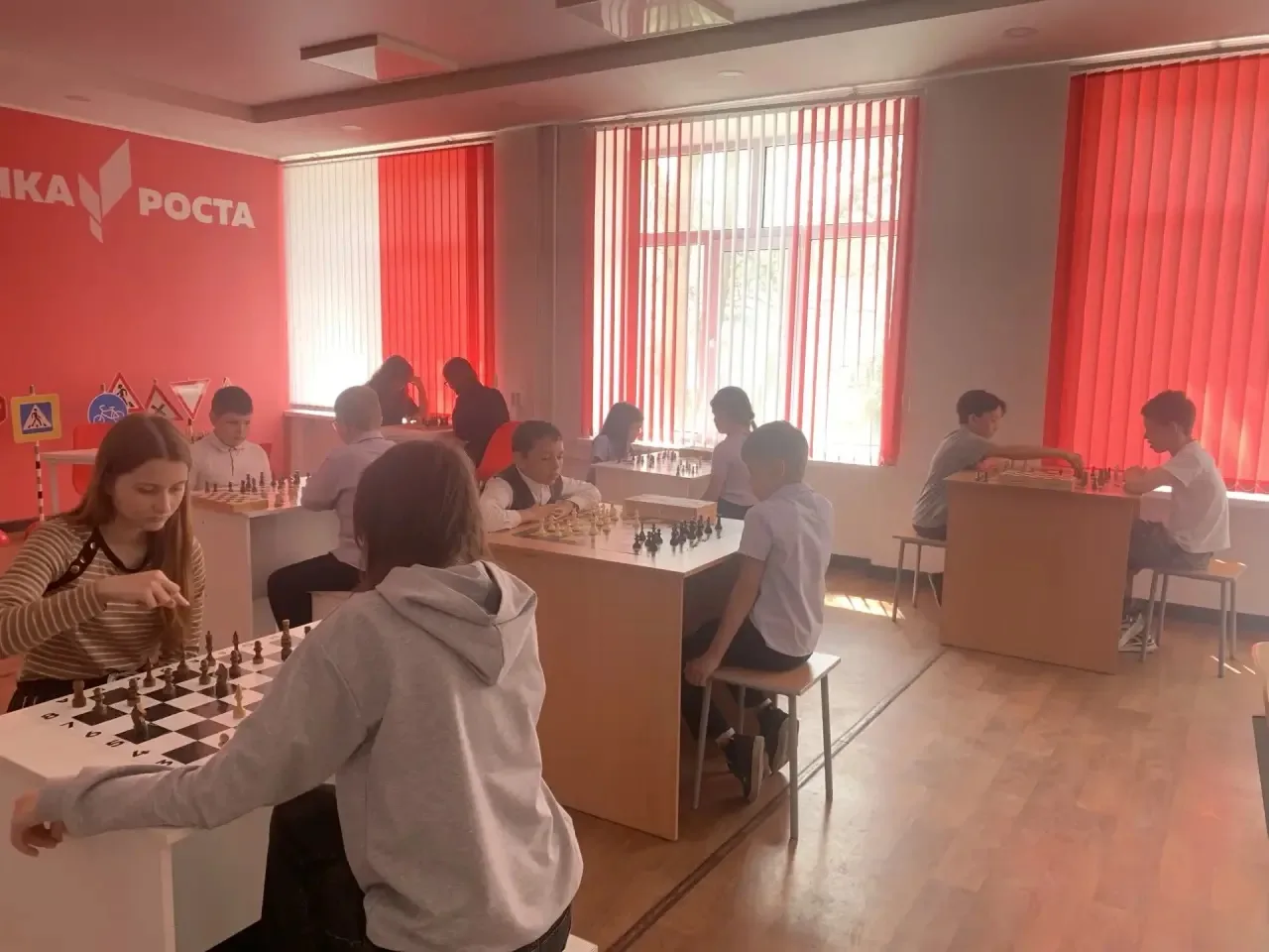Сегодня на базе школы  прошло Первенство  школы по шахматам, посвященные 81 годовщине П...