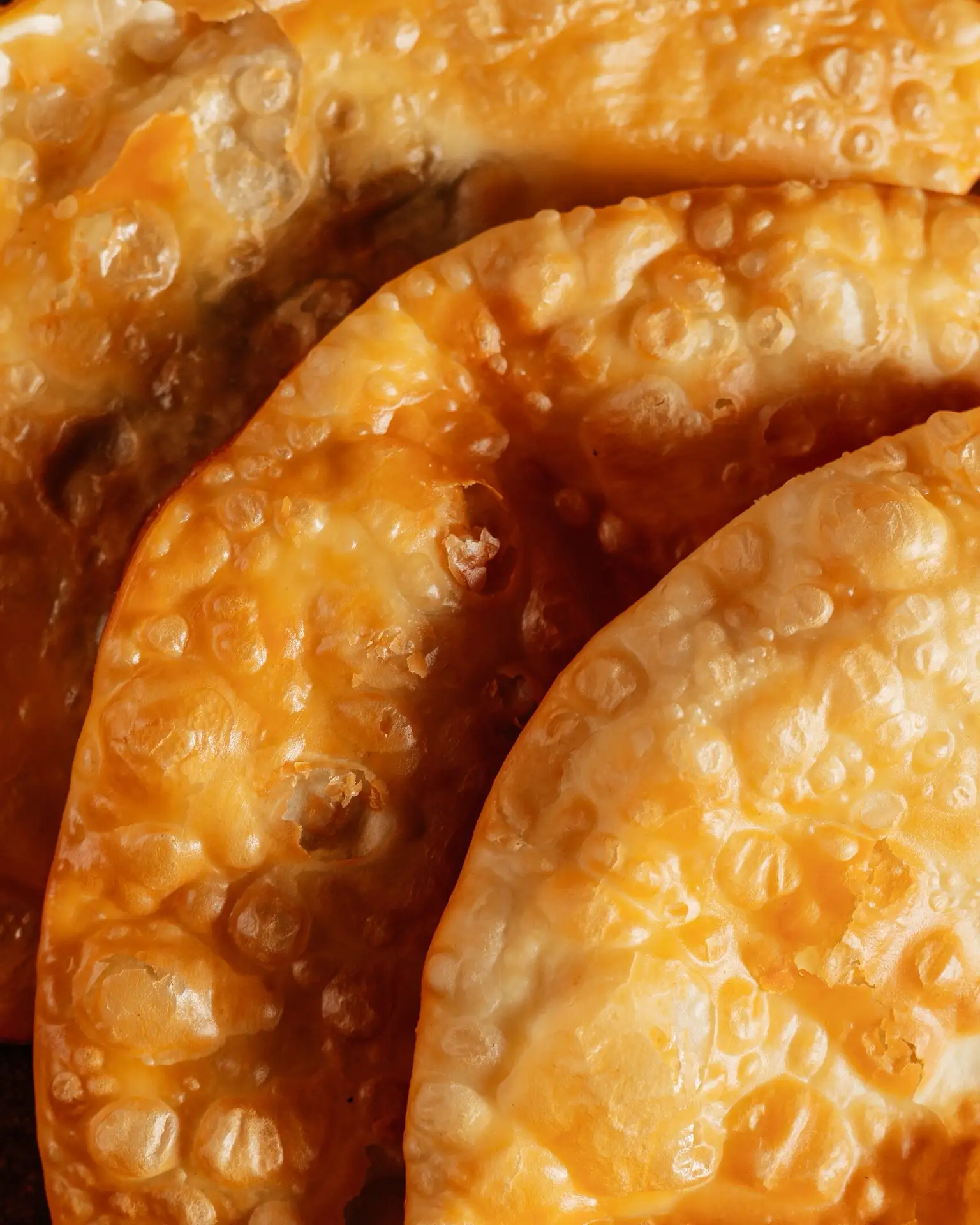 Хрустящая золотистая корочка, сочная начинка и тот самый вкус.

Выбирайте свой любимый чебурек в «Пх