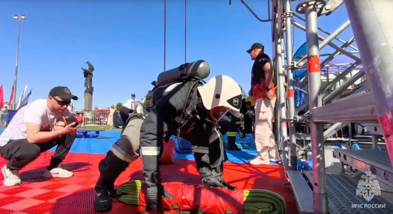 🚒 В парке Героев-Пожарных прошли международные соревнования «Сильнейший пожарный», собравшие около 