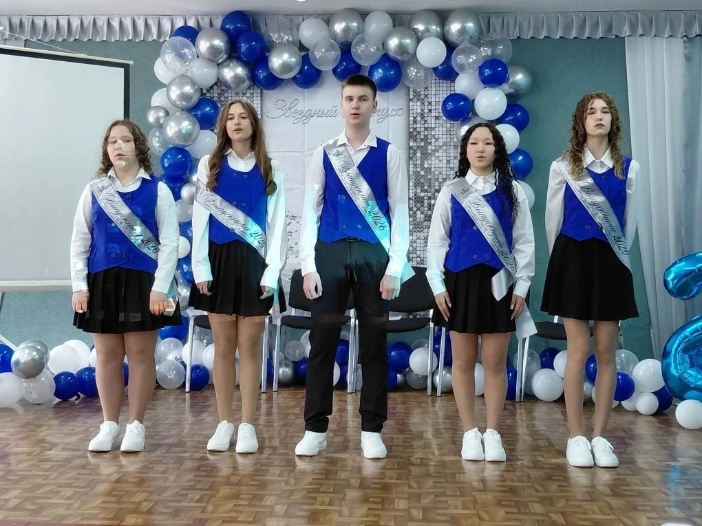 Последний звонок — первый шаг к мечте!   🔔 Сегодня в школах Тындинского округа прозвучал последний з
