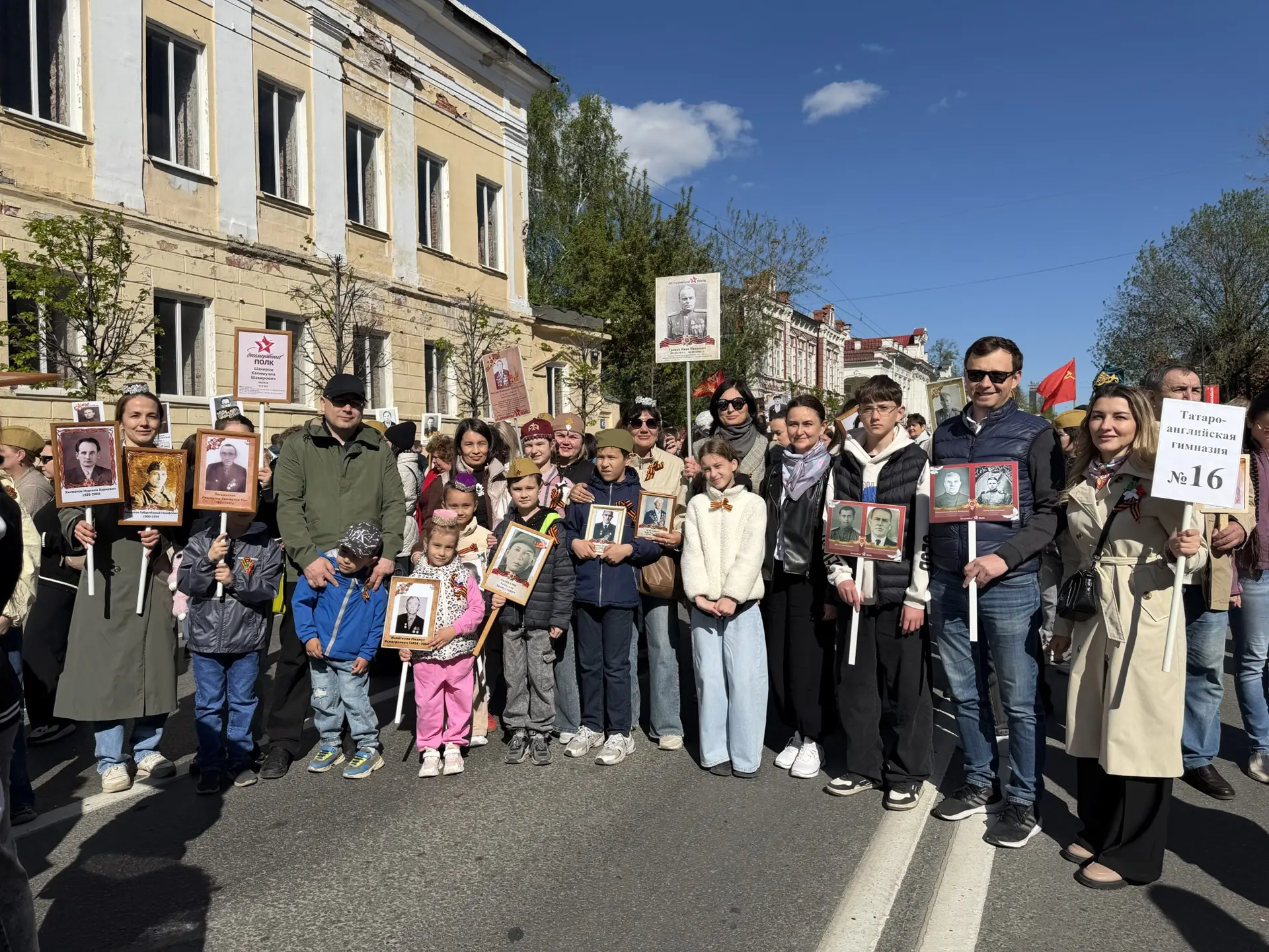 ЖИВАЯ ПАМЯТЬ ПОКОЛЕНИЙ 🕊️  9 мая наша гимназия вновь доказала, что подвиг героев не имеет срока давн