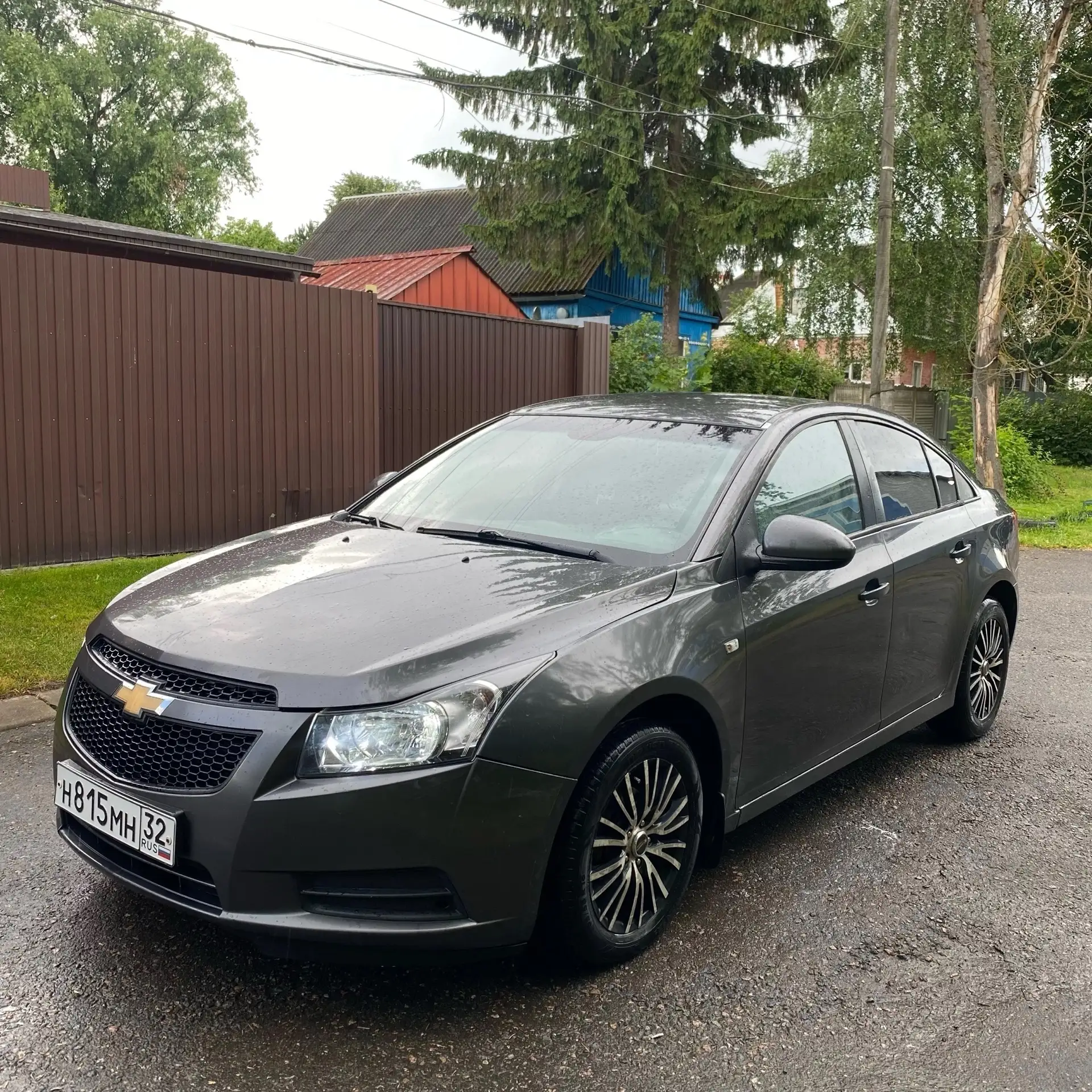 Продам! CHEVROLET CRUZE. 
2010 года! 
Двигатель 1.6 бензин. 
Коробка механическая. 
Двигатель работа
