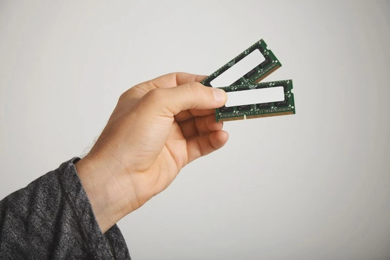 💰 Спотовые цены на DDR4 и DDR5 продолжают расти