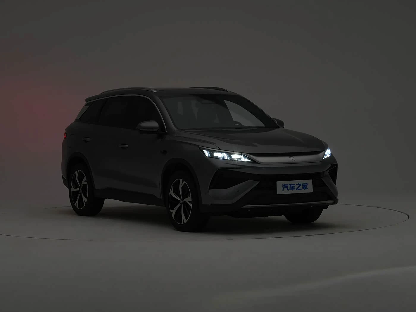 А это один из отзывов на гибридный Byd Song Pro. Китаец проехал на одном баке и паре за...