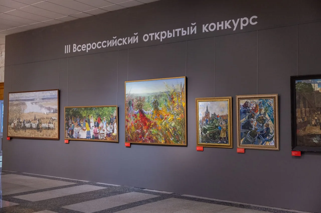 Музей Победы приглашает на выставку финалистов конкурса «Вернисаж Победы» 🎨
 
Молодые художники из 