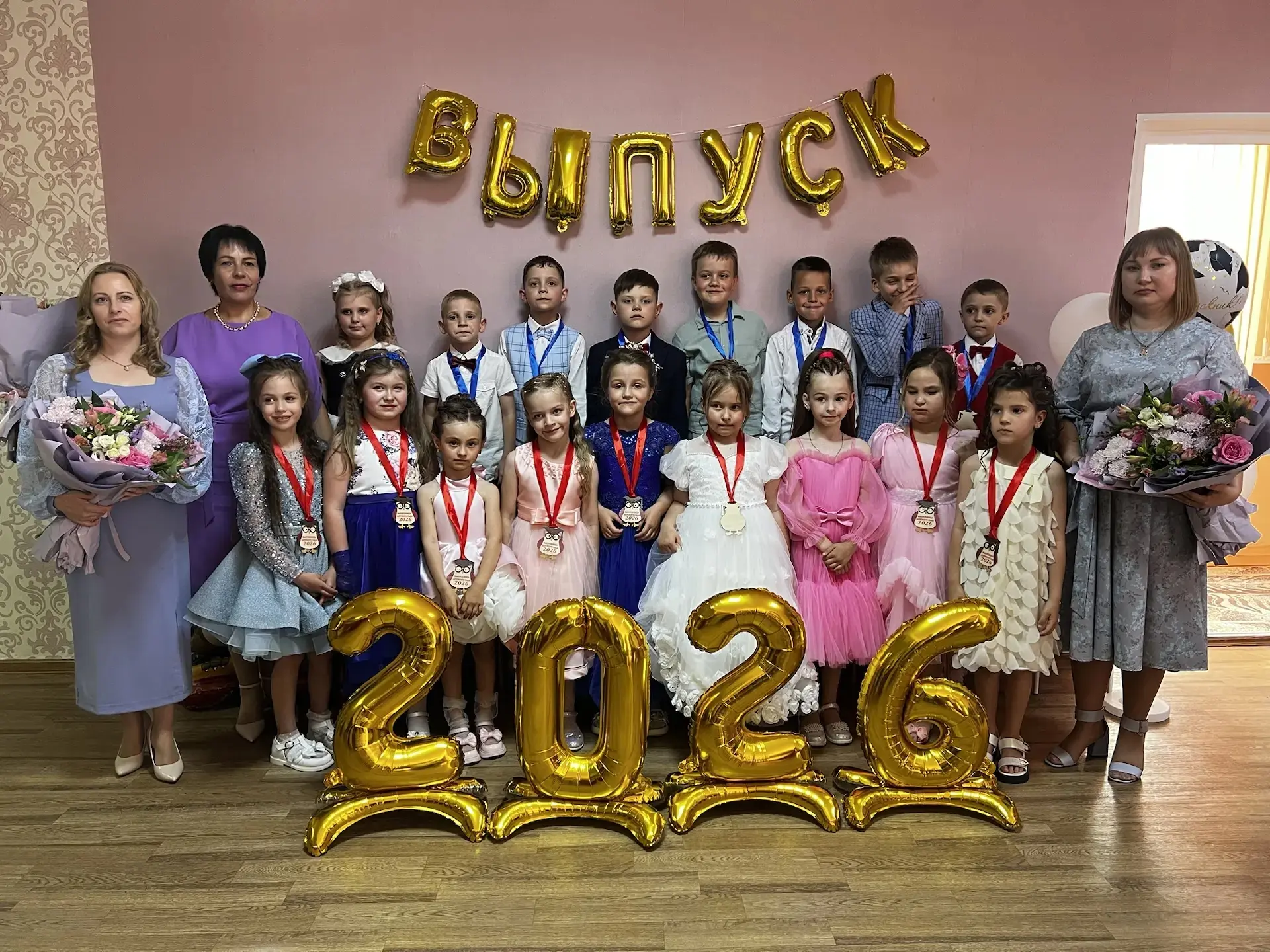🥳22 мая 2026 в нашем детском саду состоялся выпускной бал в подготовительной группе №5 👬👭🏽

🥳Вы