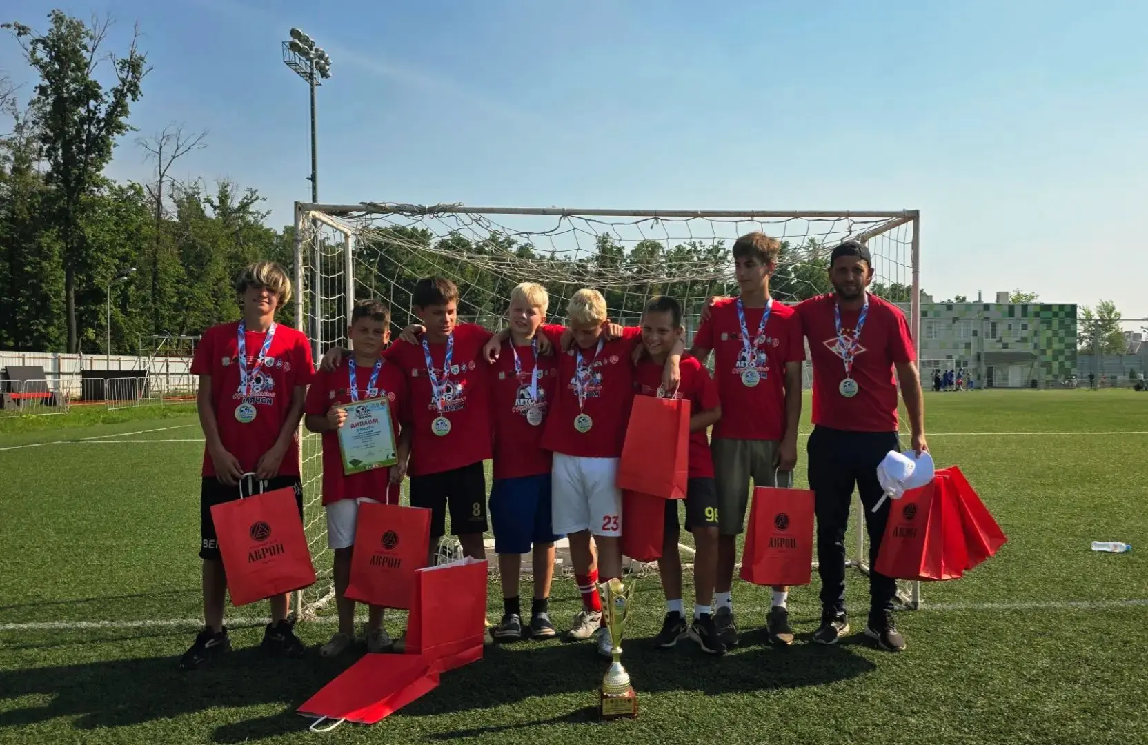 🏆⚽️ Команда нашей школы — СЕРЕБРЯНЫЙ ПРИЗЕР областного турнира «Лето с футбольным мячом»!