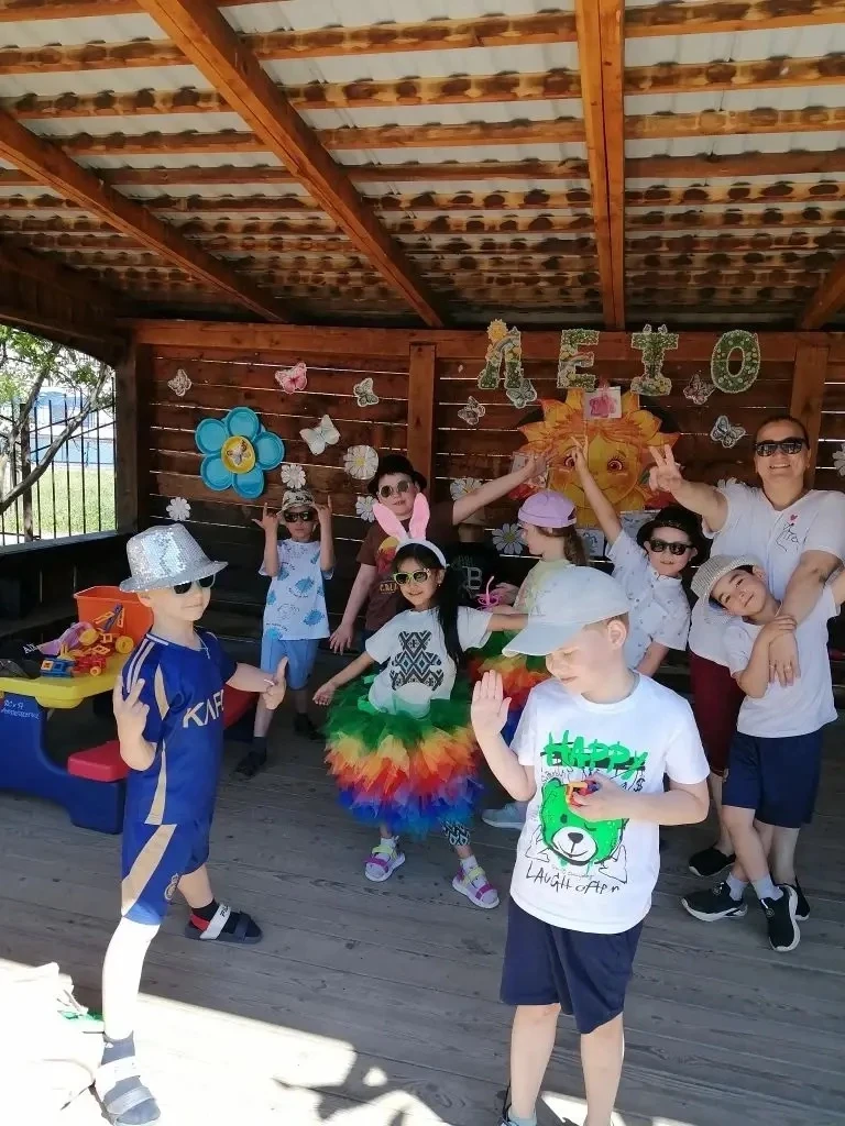 💃🕺Веселая пятница!

❤️Первую неделю лета в нашем детском саду проводили ярко и весело!

🪆Герои ру