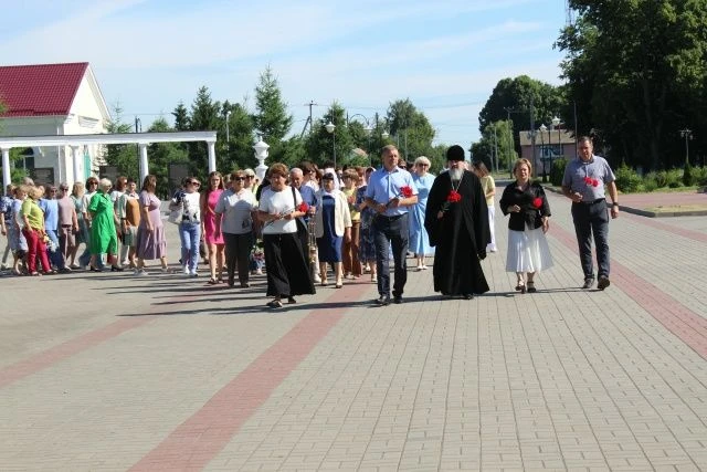 Сегодня, 22 июня, в День памяти и скорби, в Поныровском районе на мемориале Героям северного фаса Ку