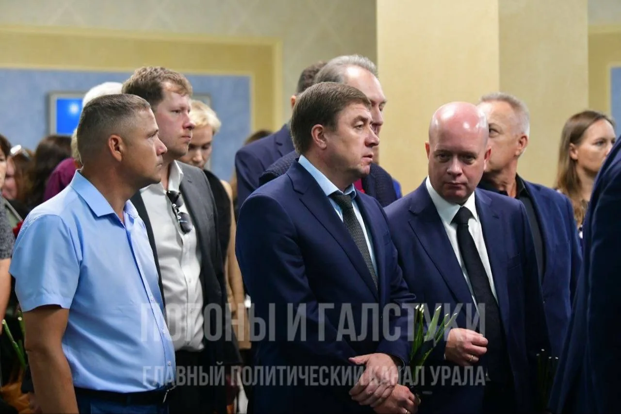 В Екатеринбурге простились с экс-замминистра, который скоропостижно скончался на 62-м г...