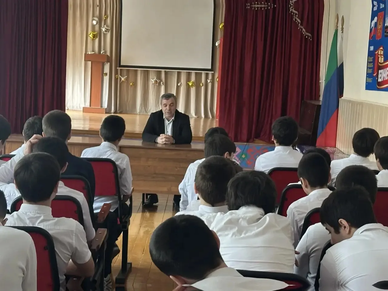 Профилактика деструктивного поведения: встреча с учащимися МБОУ «Лицей №51» В рамках работы по профи
