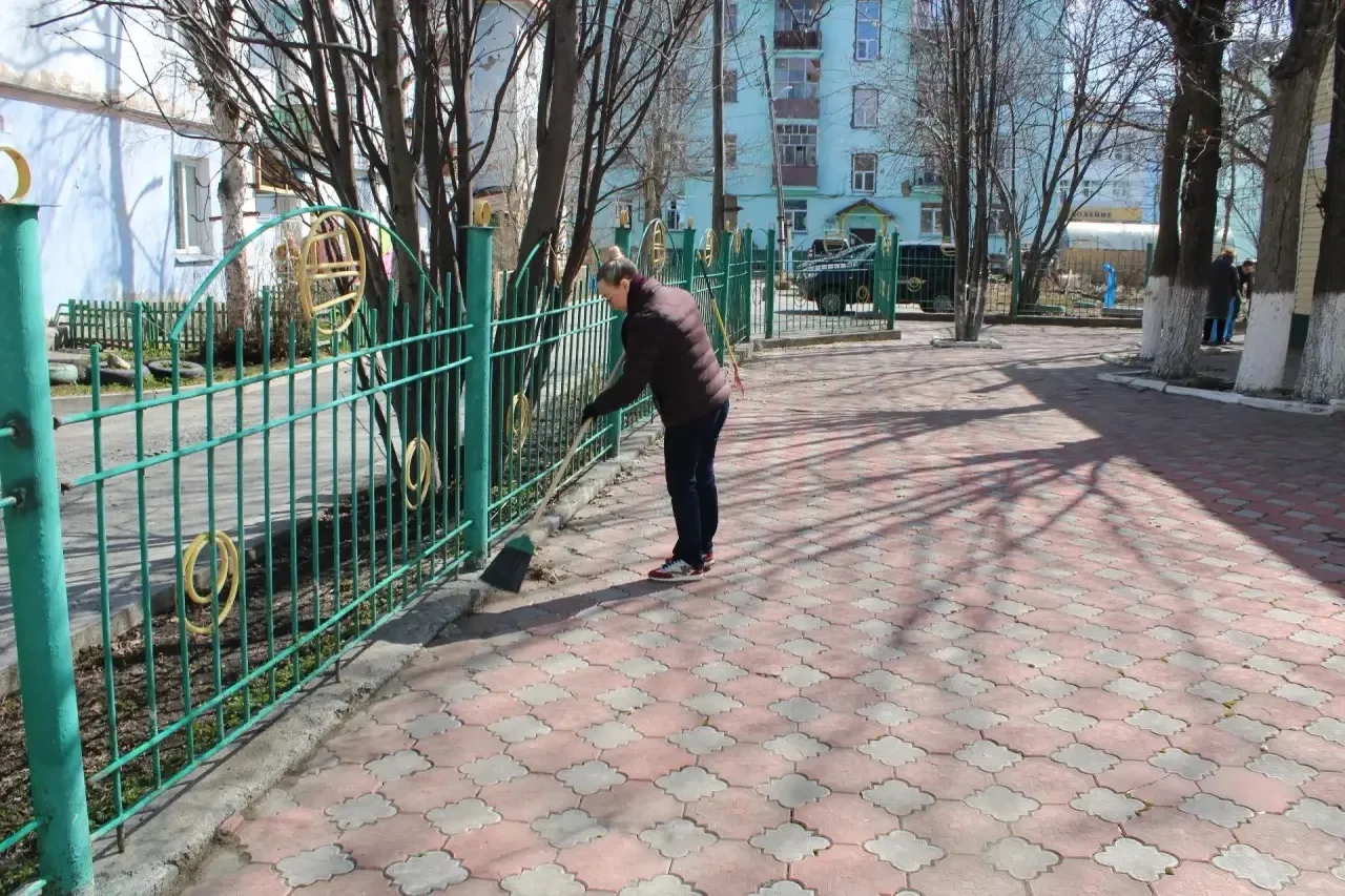 Сотрудники и студенты СахИЖТ приняли участие во Всероссийском субботнике 2026  25 апреля 2026 г. – В