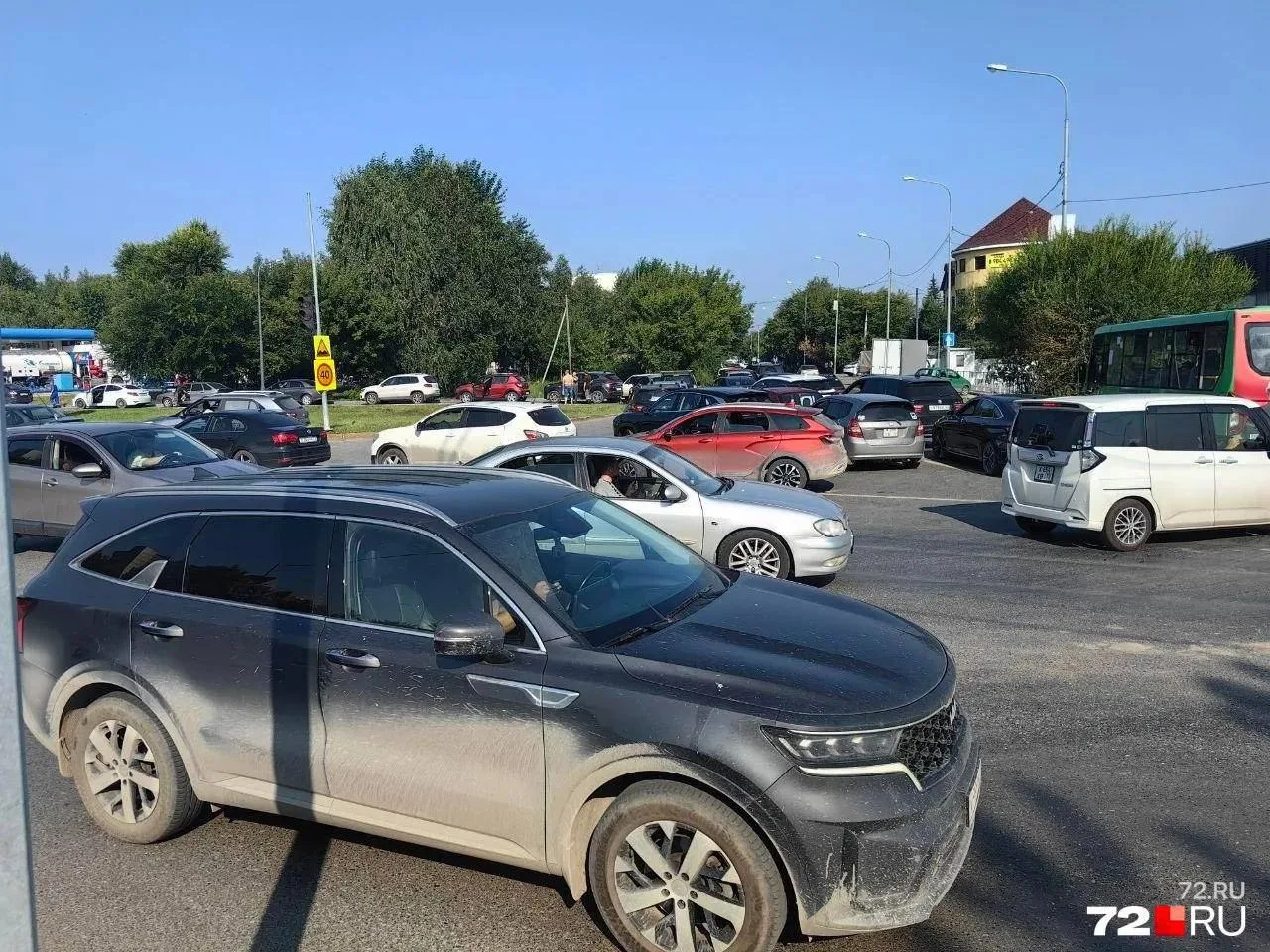 💸⛽️ Бензин продают по 175 рублей за литр в Тюмени 

На фоне дефицита топлива небольшие АЗС резко по