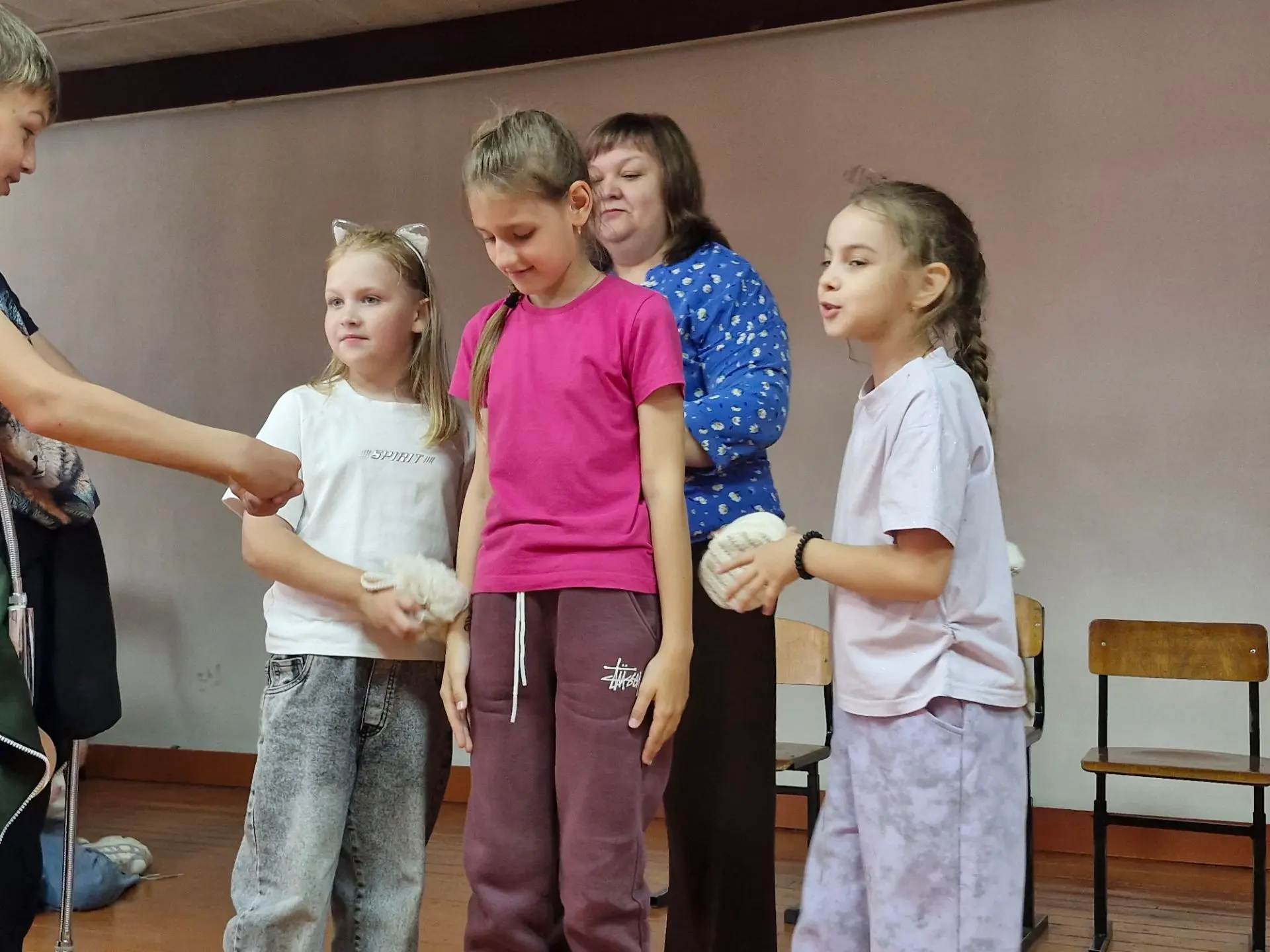 Театральная студия на летней площадке 🎭

На нашей летней площадке работает театральная мастерская ✨
