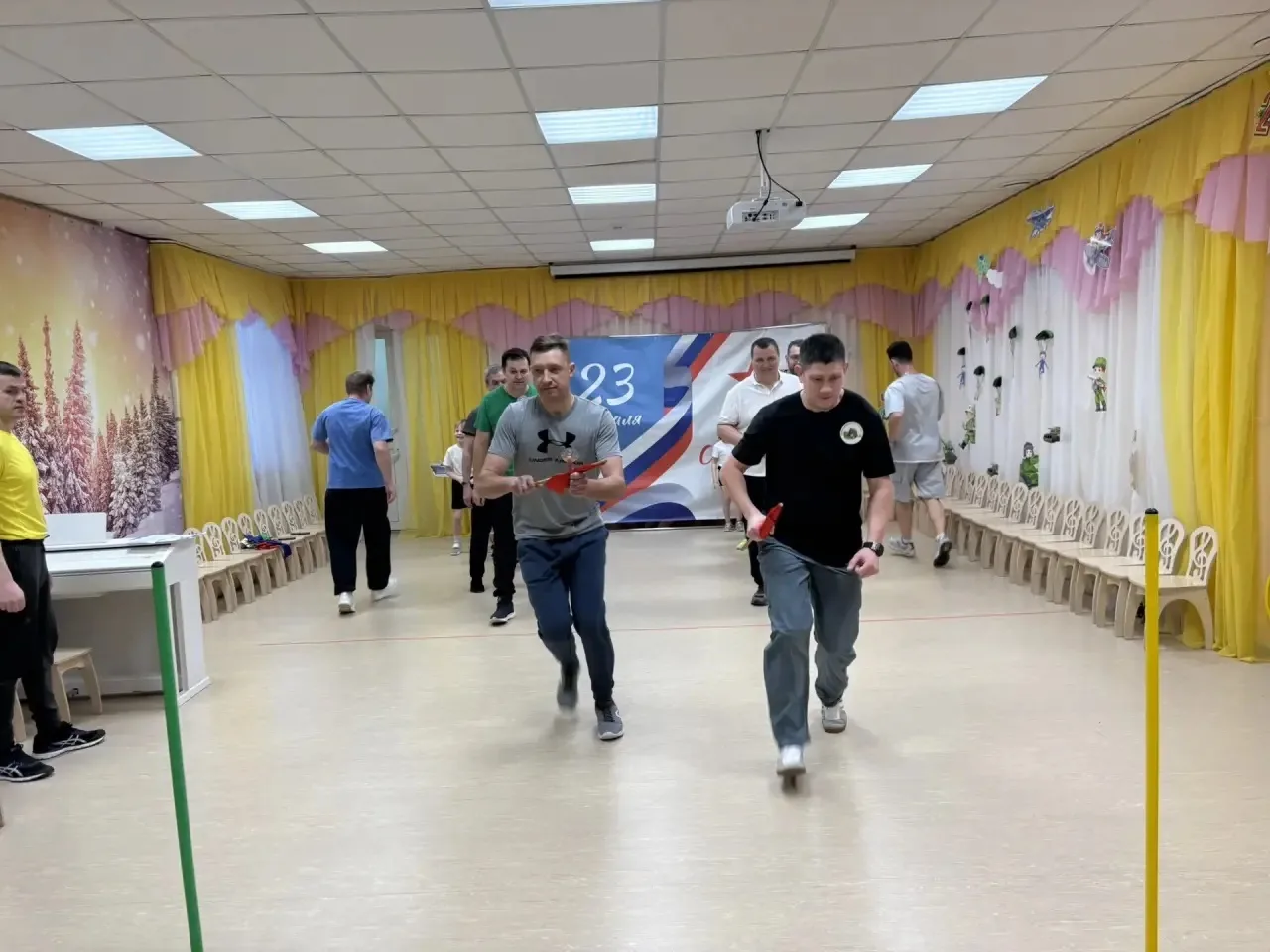 Праздник 23 февраля в детском саду - хороший повод для воспитания у дошкольников чувства патриотизма