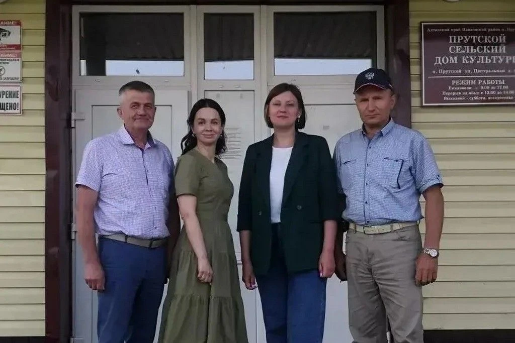 🛣 Ксения Белоусова оценила развитие ЖКХ и дорожной инфраструктуры в Павловском районе
 
В Прутском 