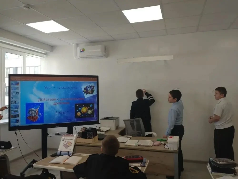 🚀 В 5 «В» классе прошел необычный урок! Наши ученики отправились в настоящее космическое путешествие