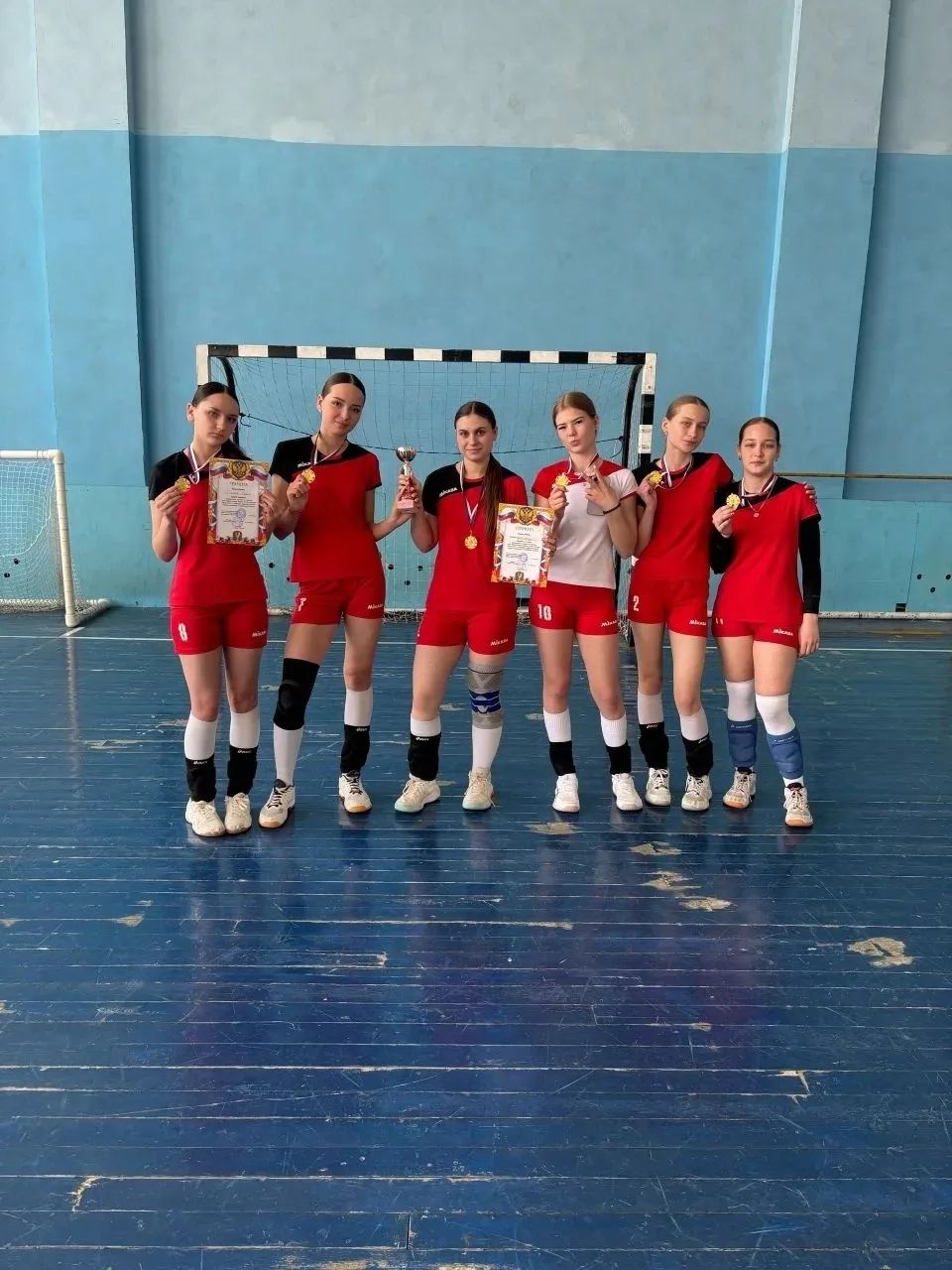 Наши девочки самые лучшие, наши девочки чемпионки!!! 🏆 🥇🏐
С 7 по 13 апреля в спортивном зале МБУ 