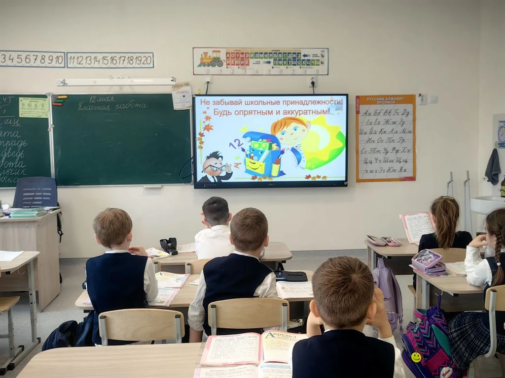 Сегодня  провели инструктаж с ребятами  1И класса на тему: «Правила безопасного и уважительного пове