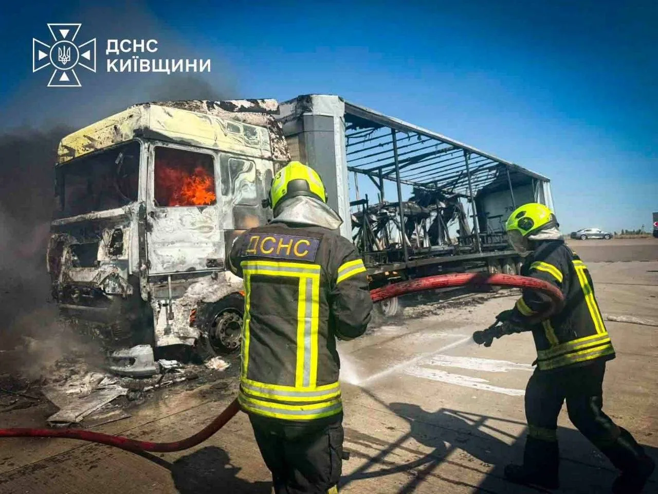 Фотографии тех же уничтоженных пусковых установок, опубликованные уже ДСНС по Киевской ...