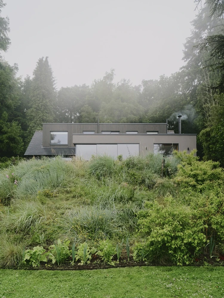 ▶ Beech Cottage / MiMStudios