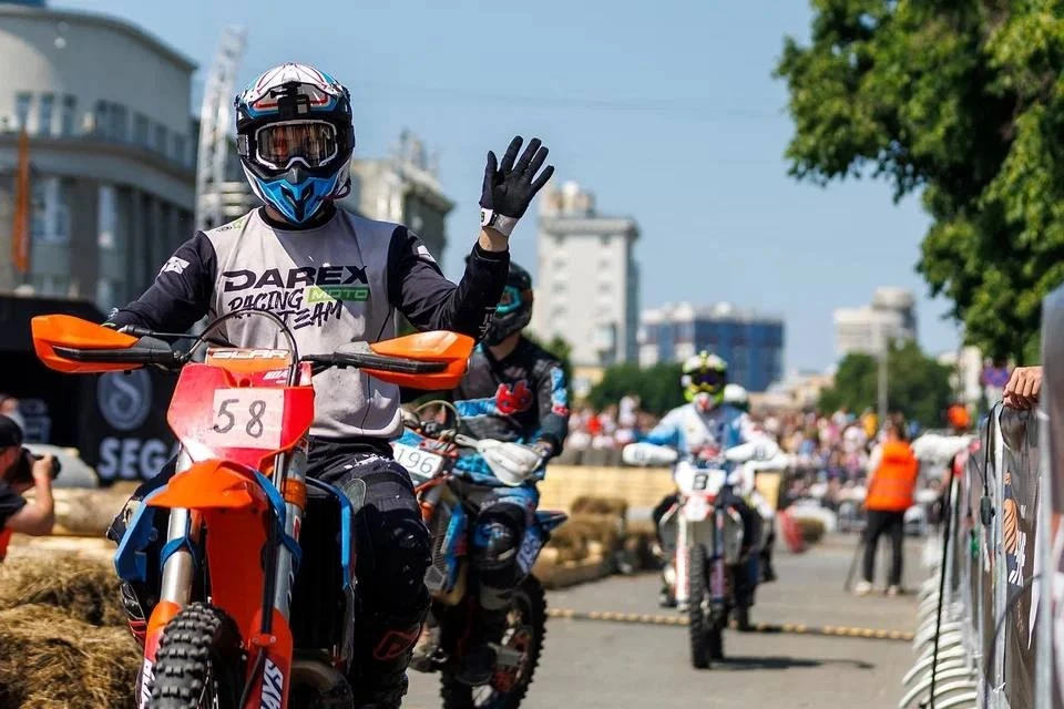 🏍️Фестиваль «Движение»: шоу в центре города, женский мотофорум и музыкальная программа