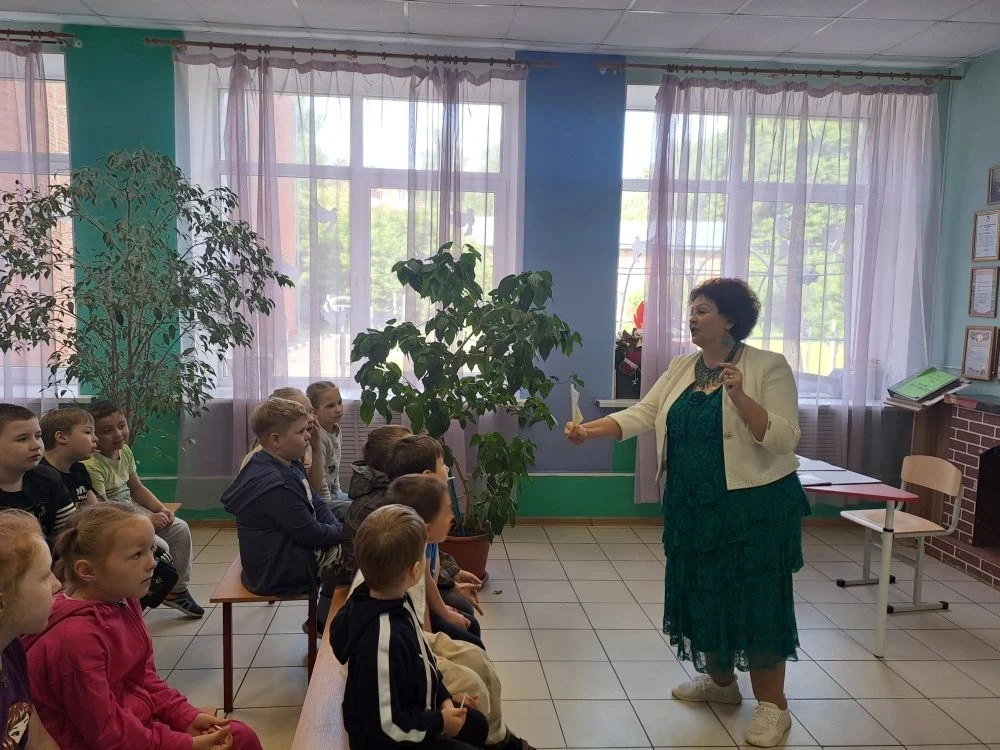 Вчера в нашей, Икшинской, школе было настоящее праздничное настроение! Мы отмечали День...