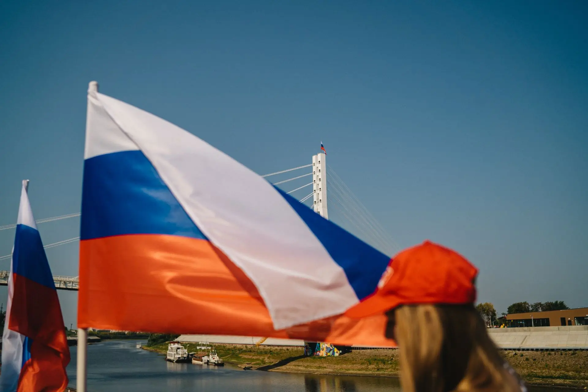 С Днем России!

Желаем, чтобы красота нашей Родины вдохновляла вас каждый день, а сила традиций и сп