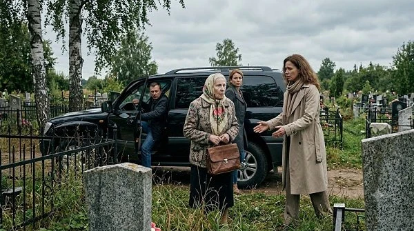 80-летняя бабушка думала, что дети везут ее в дом престарелых, вышла из машины - обомлела.

Надежда 