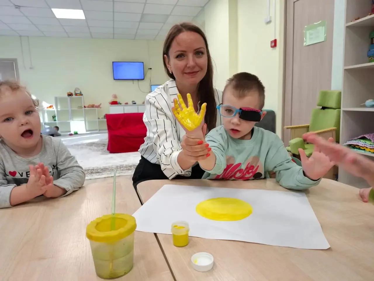 Сегодня у нас было по-особенному тепло и немного грустно — мы провожали лето. ☀️