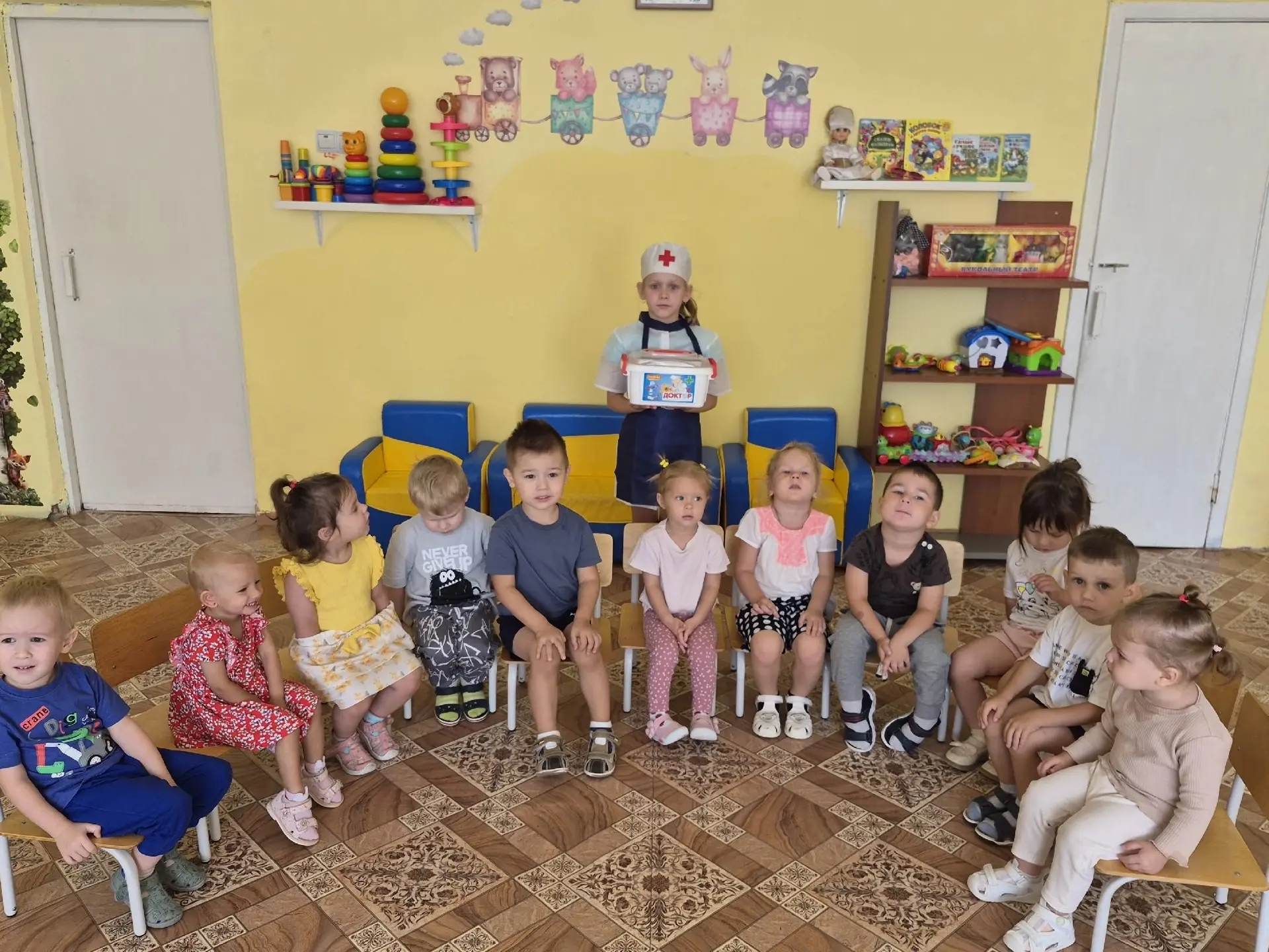 Сегодня в группе раннего возраста МБОУ "СОШ 2 г. Рошаль (ДО 5) дети поиграли в сюжетно-...