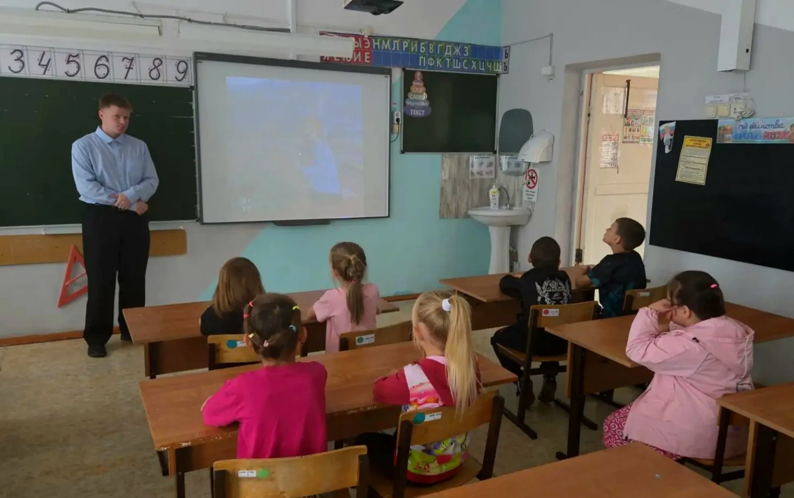 Мультфильмы помогли ребятам отправиться в путешествие по России 📽📺