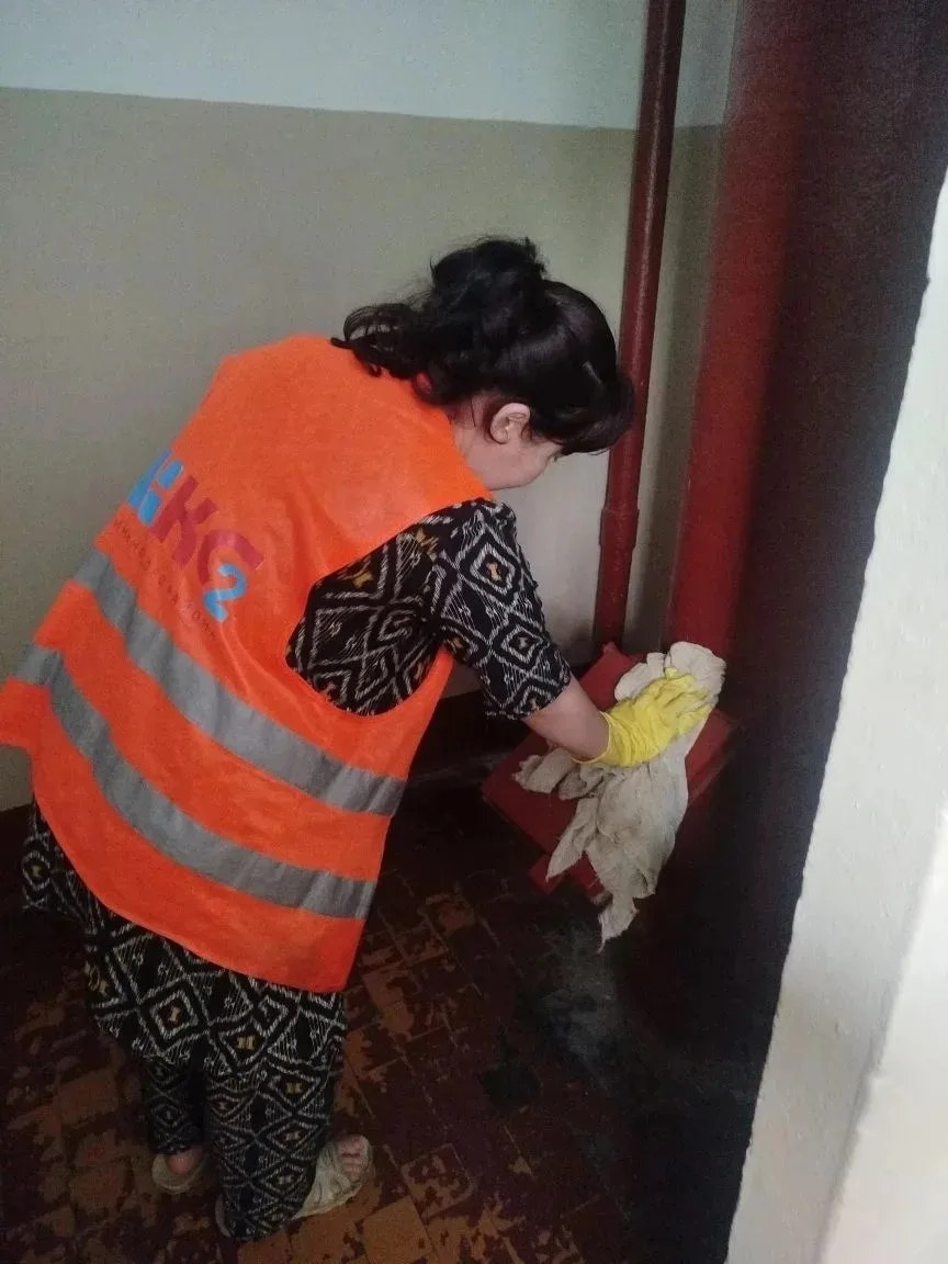 Комплексная уборка лестничной клетки по адресу: ул.Ак.Байкова, дом 17, корп.1. 
 
☎Аварийно-диспетче