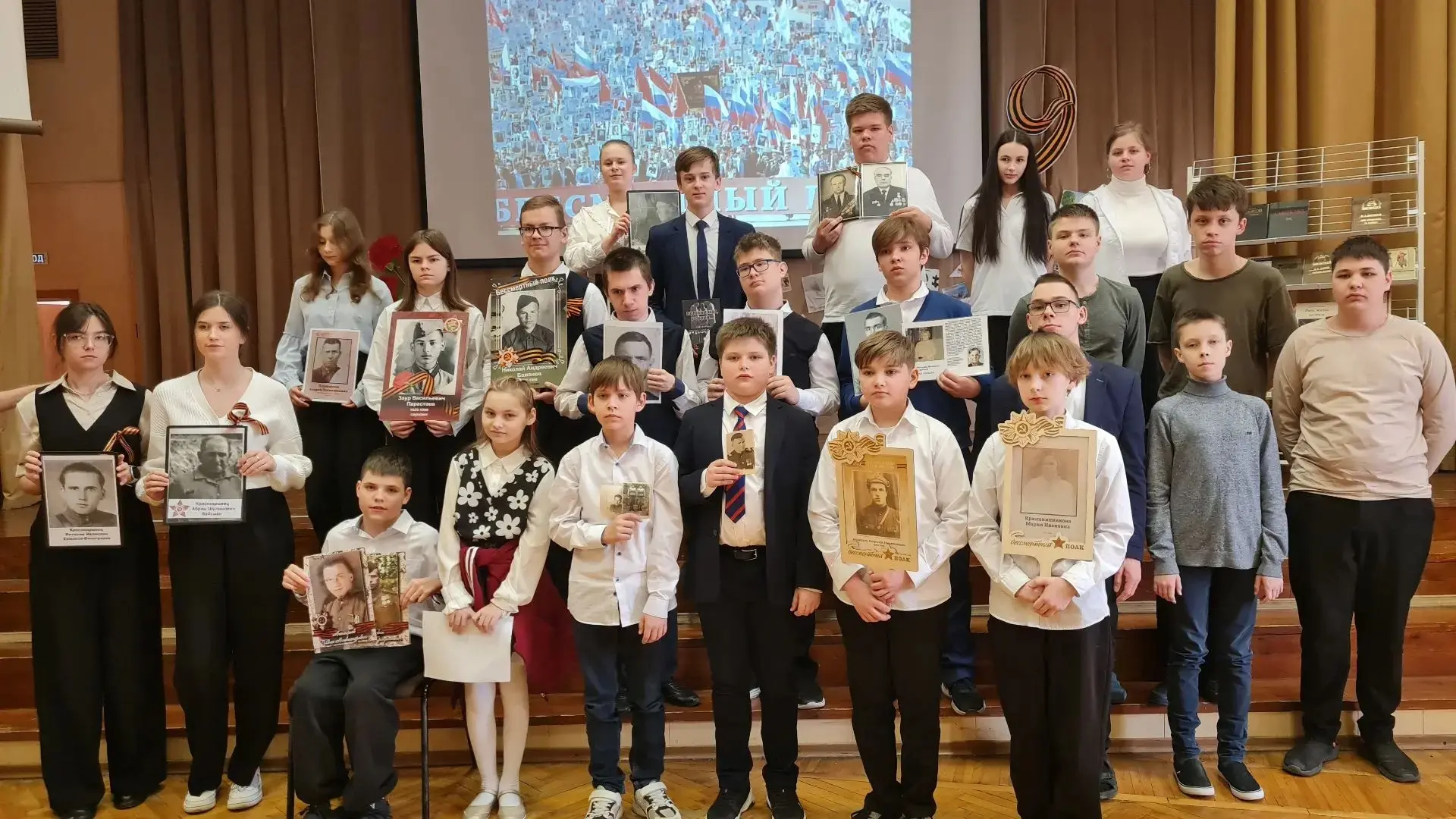 Уроки мужества   🌹 В преддверии Дня Победы в нашей школе состоялись особенные уроки памяти. Ученицы 