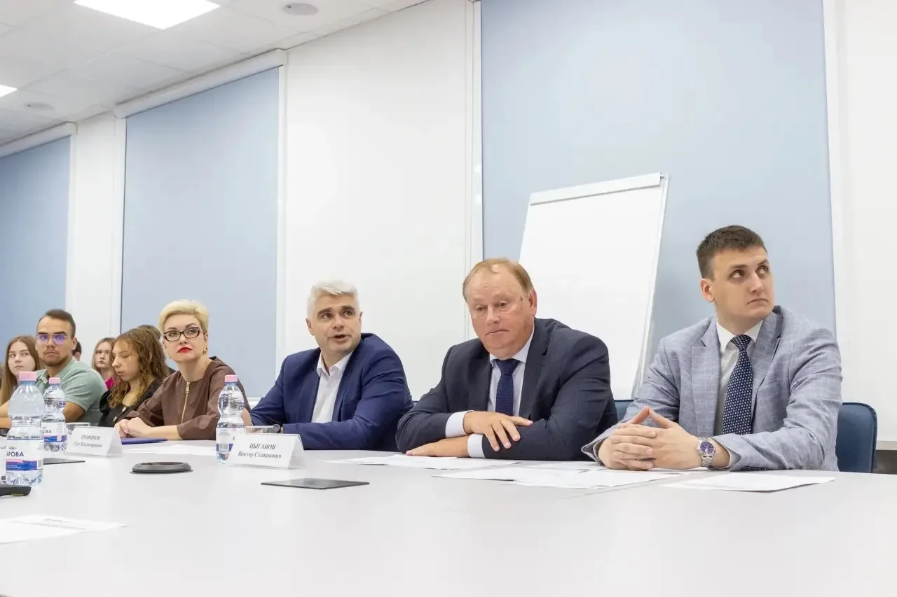 В Университете Лобачевского проходит Международная летняя школа по финансовой безопасности
 
🌐 С 20