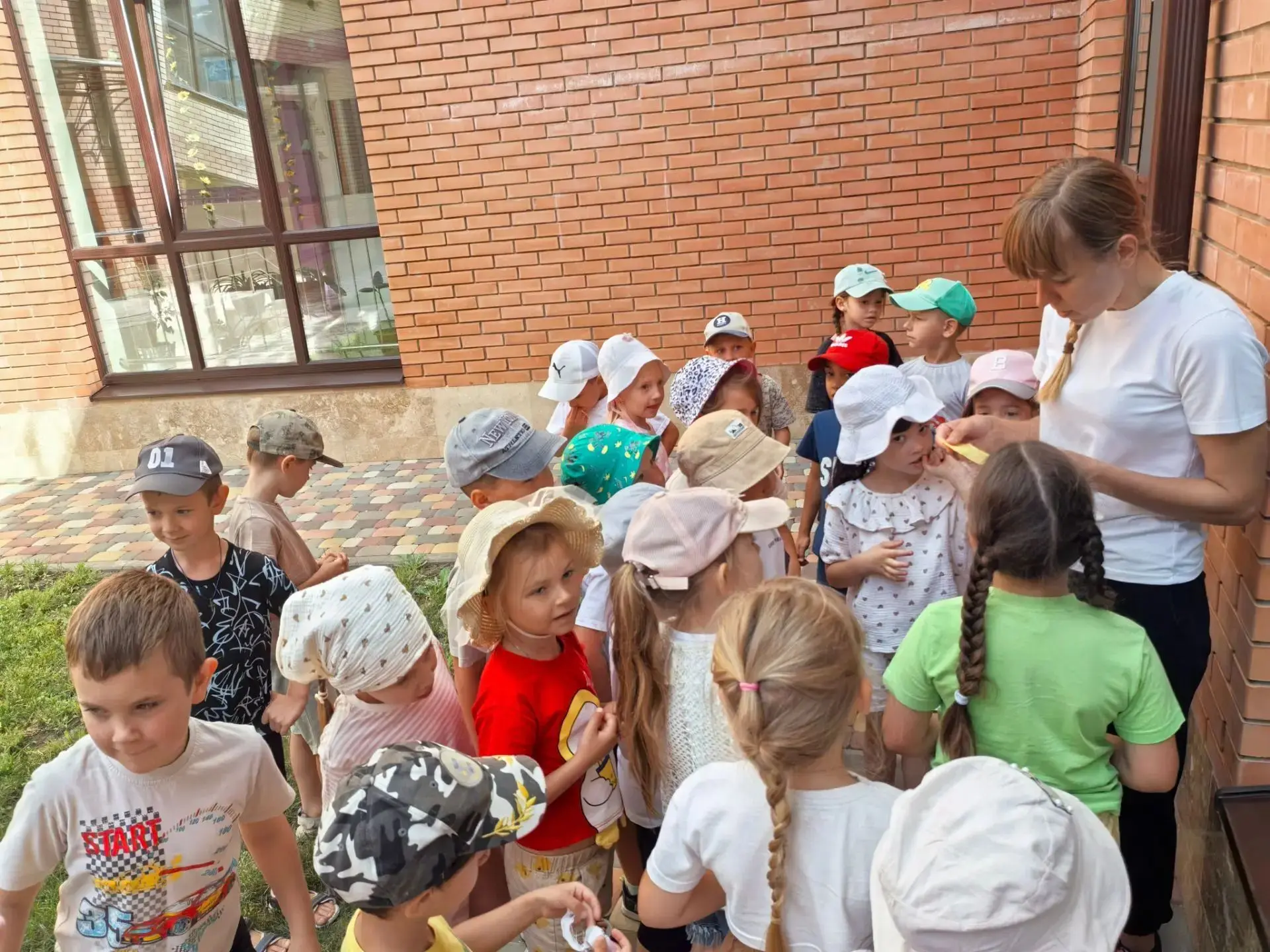 Квест- игра "В поисках затонувших сокровищ" ⛵🌴 Ребята групп "Буквоежки" и "Любознайки"...