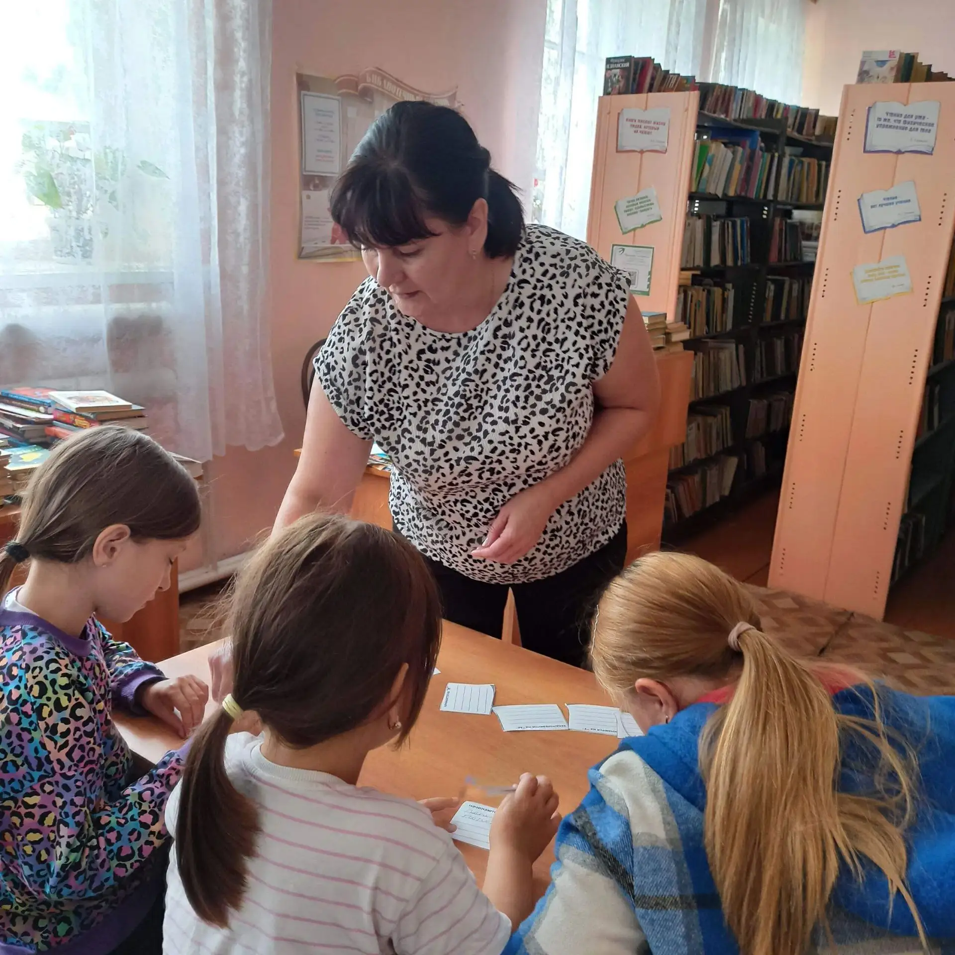 1 сентября  в Большеумысской сельской библиотеке состоялся познавательный час «В единст...