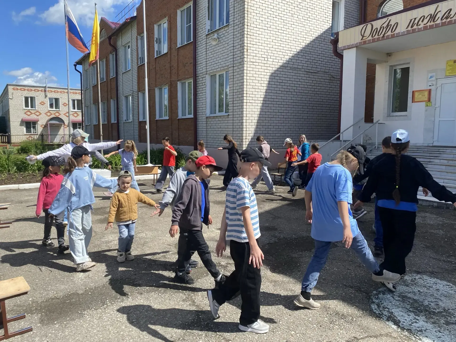 🌈 В первый день календарного лета звонкий детский смех и гул голосов сменили привычную...