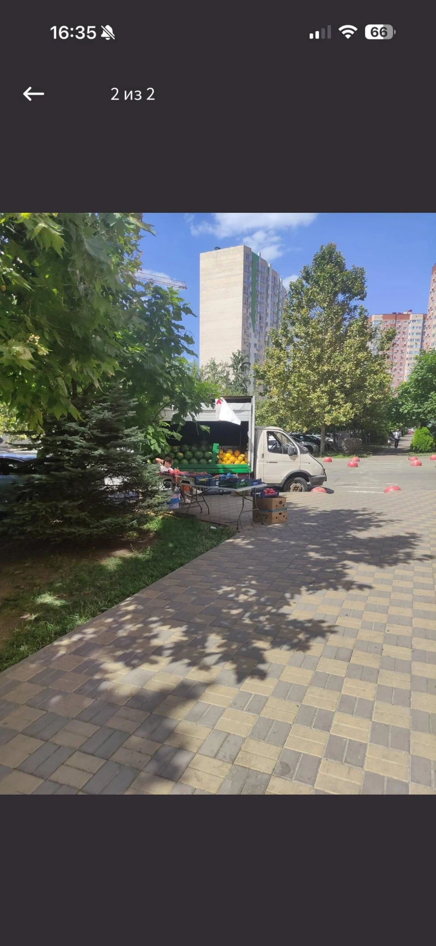 😒 «Бесполезное окно связи»: жители ЖК «Панорама» жалуются на стихийную торговлю