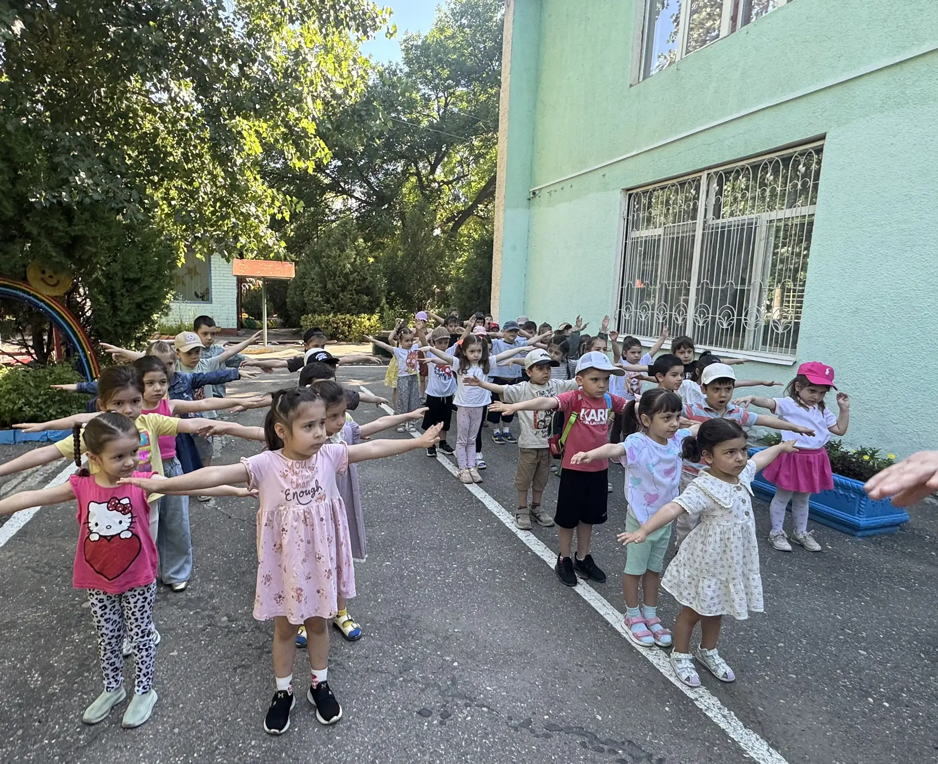 Утренняя зарядка – это не только полезно, но и приятно!
#дет_сад50