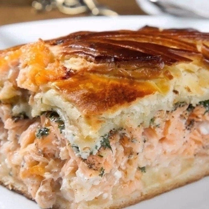 🥣 Пирог из банки консервов, который приятно удивляет  🔖 Ингредиенты:  Для теста: Кефир — 1 стакан Яй