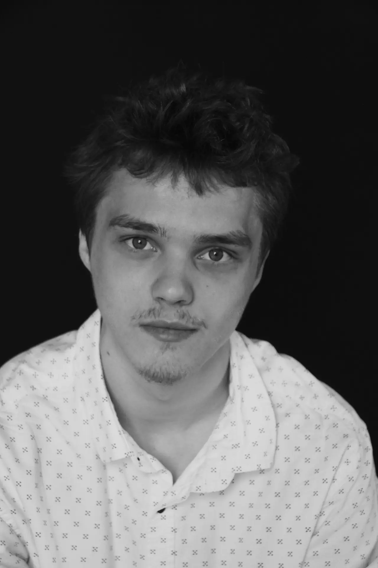 Продолжаем знакомить вас  с новыми артистами.  Встречайте!  Максим Смирнов 👏