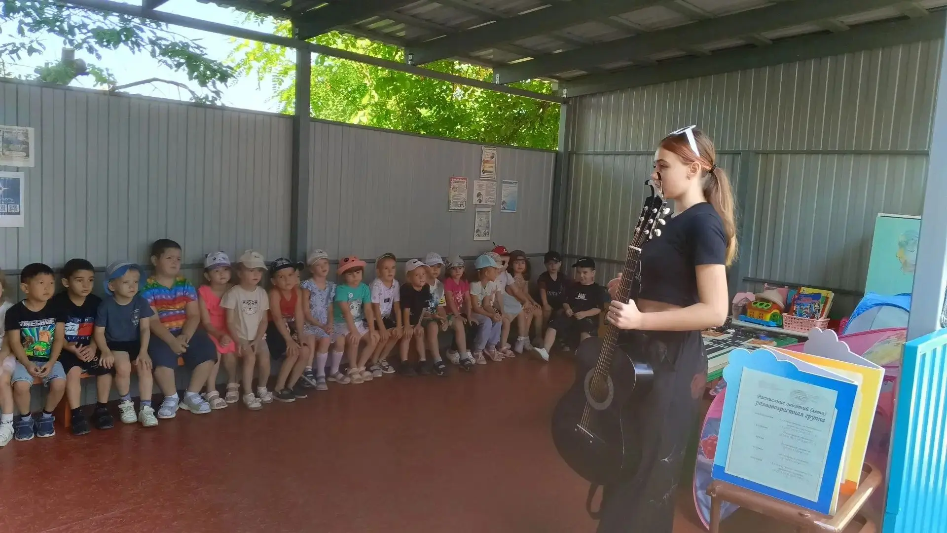 Неделя музыки🎼В рамках недели музыки в детский сад пришла Даша Гавришова из детской му...
