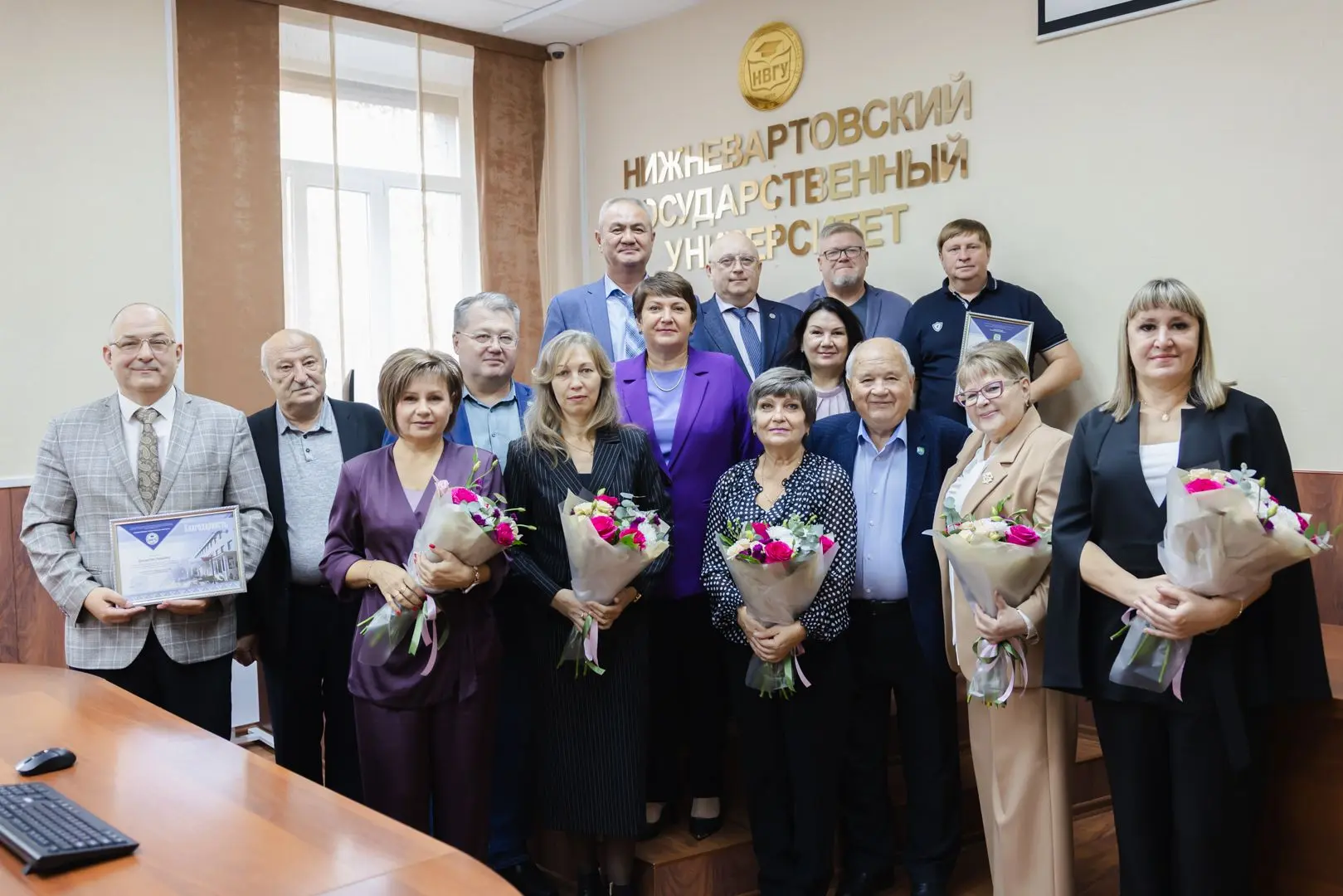 Юбиляры НВГУ принимают поздравления 💐
