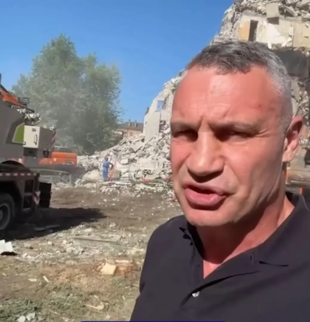 А Кличко прям поседел, вероятно, не то догонял, не то убегал от Циркона...