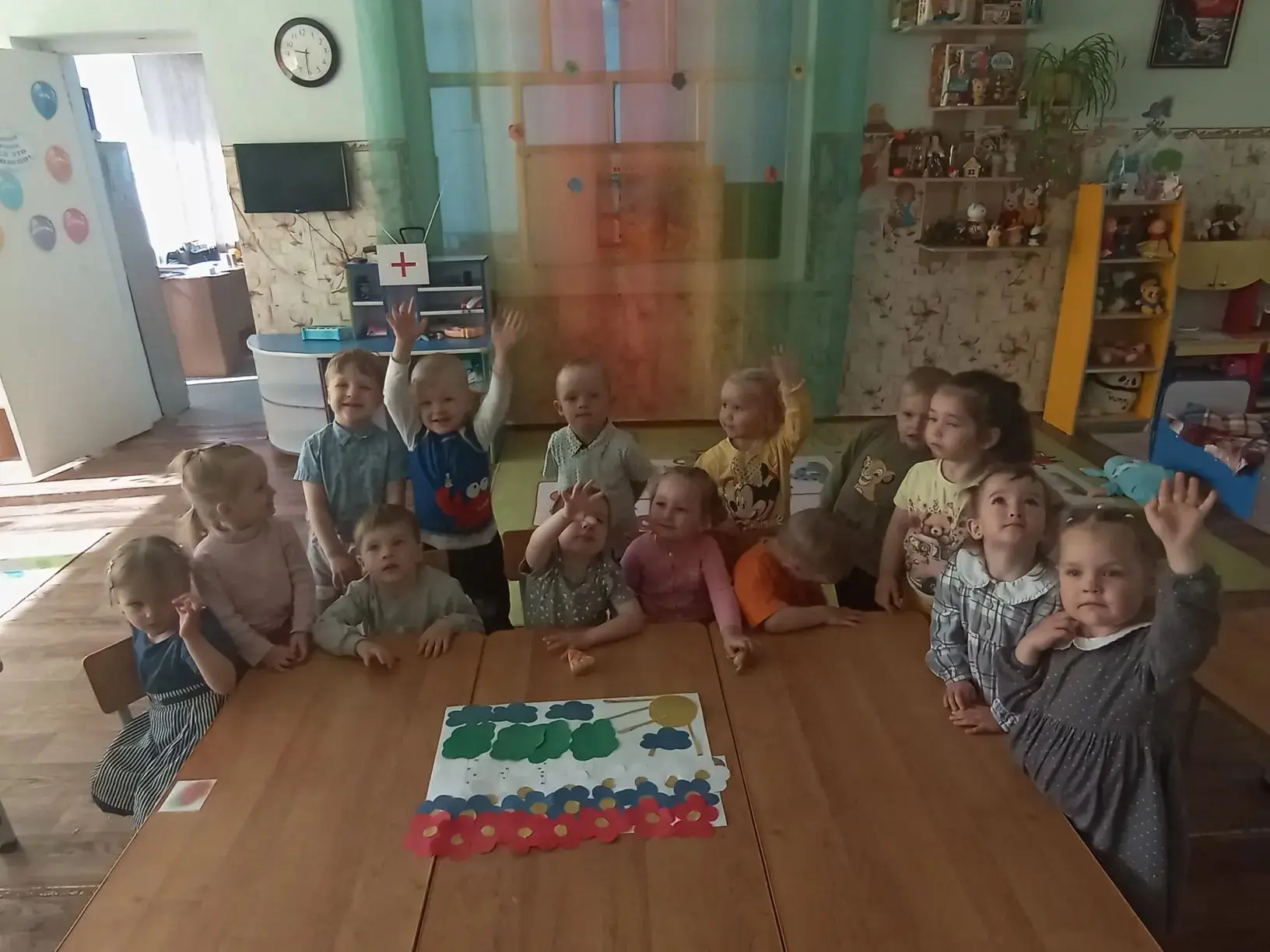 🇷🇺 С Днём России, друзья! 🎉

Сегодня у нас в детском саду было шумно, весело и очень творчески! Н