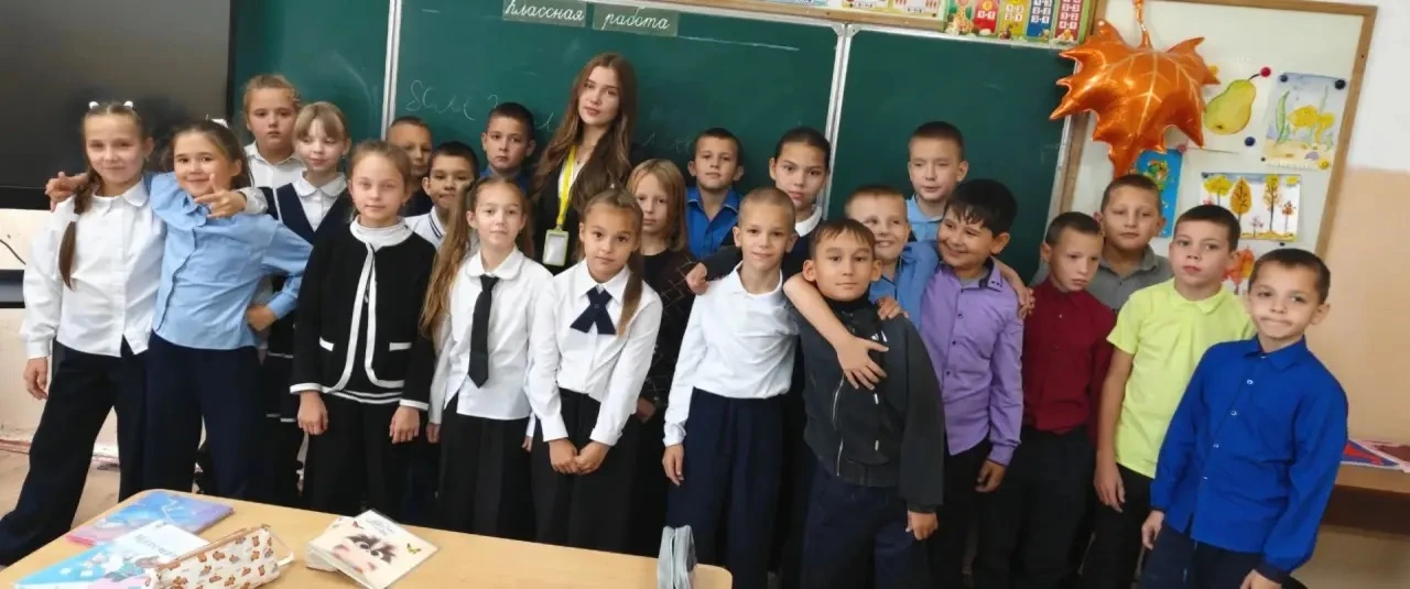 🍁📚 Уроки поменялись местами: в нашей школе прошел незабываемый День самоуправления!